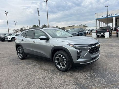New 2026 Chevrolet Trax LT w/ Sunroof Package image 1