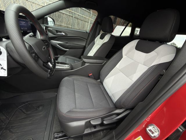 New 2026 Chevrolet Trax RS FWD image 18