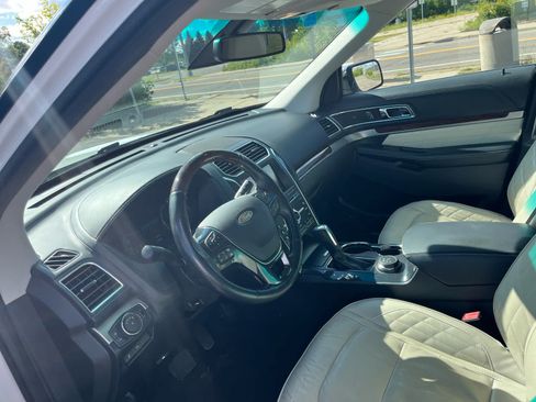 Used 2016 Ford Explorer Platinum AWD/4WD image 10
