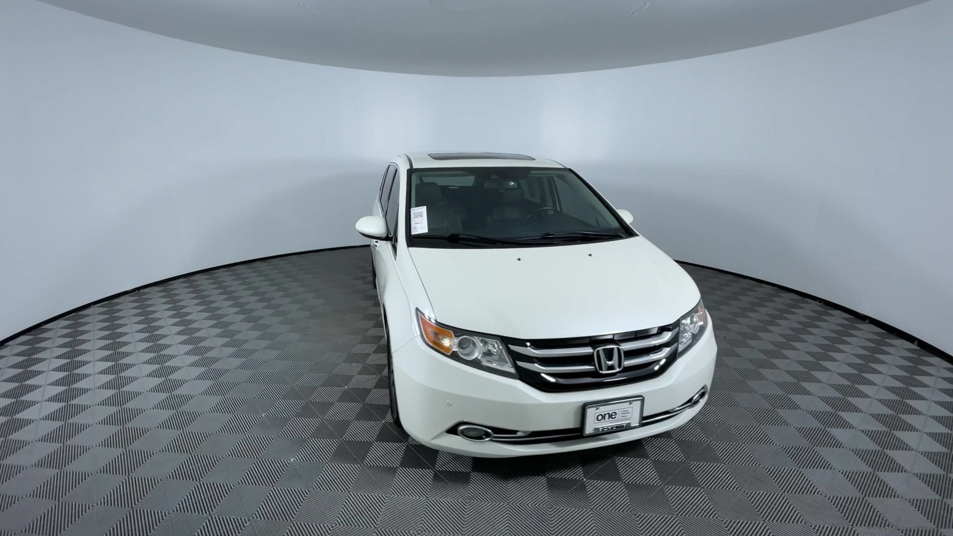Used 2015 Honda Odyssey Touring Elite image 3