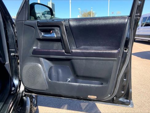 Used 2017 Toyota 4Runner TRD Off-Road Premium image 23