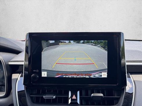Used 2025 Toyota Corolla Cross XLE FWD image 13
