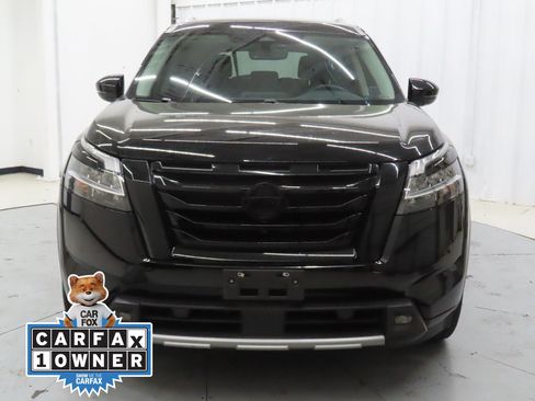 Used 2024 Nissan Pathfinder SL w/ Lighting Package (N92) FWD image 8