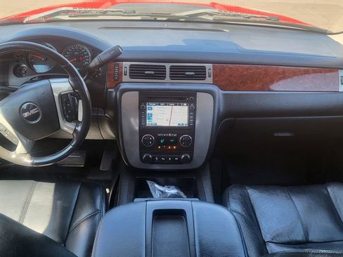 Used 2011 GMC Sierra 2500 SLT w/ SLT Convenience Package image 25