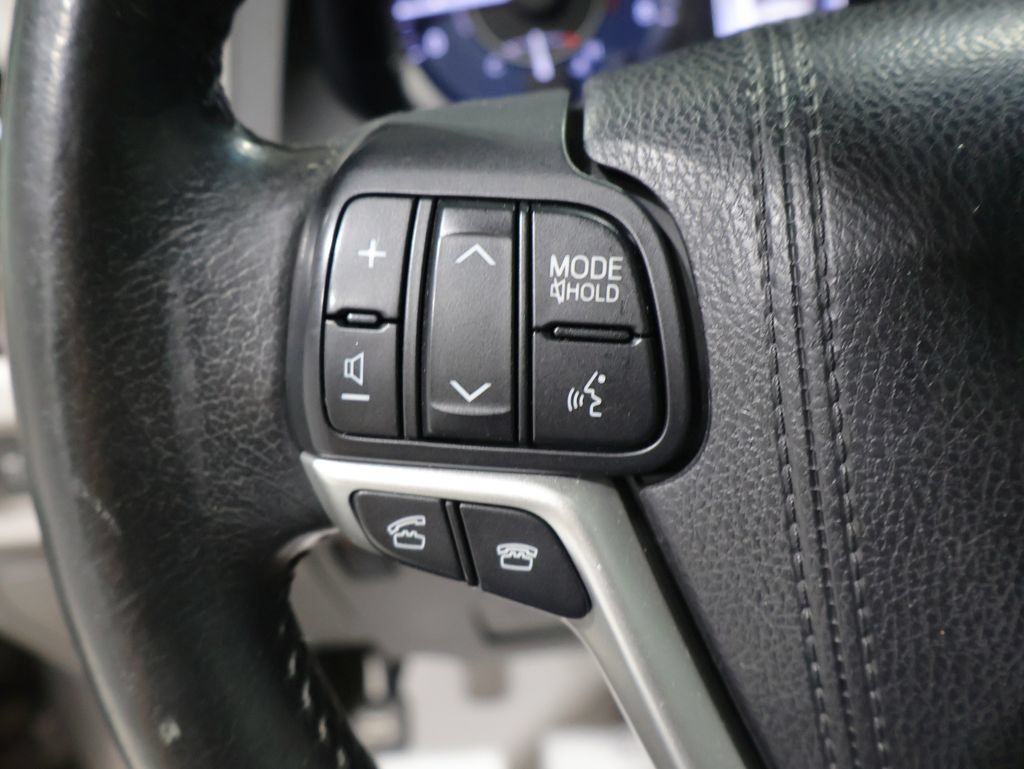 Used 2015 Toyota Sienna XLE AWD/4WD image 31