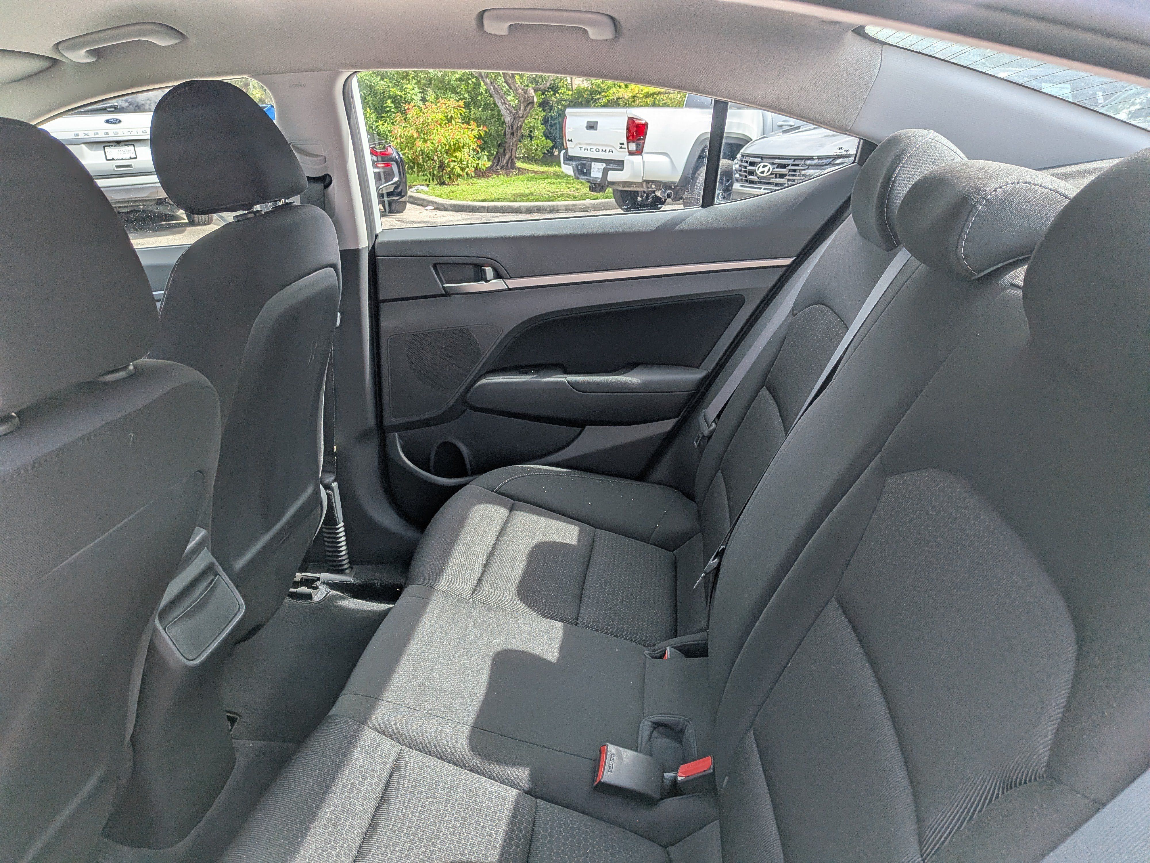 Used 2018 Hyundai Elantra SEL FWD image 13