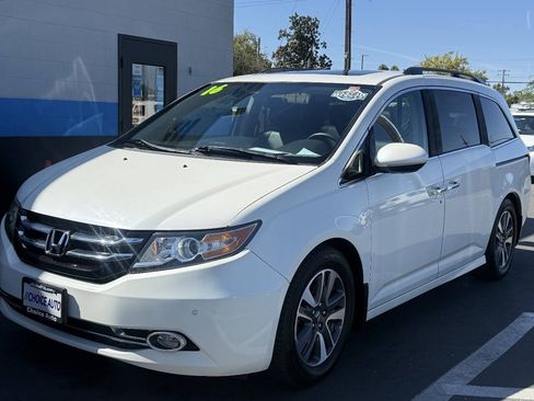 Used 2016 Honda Odyssey Touring Elite image 3