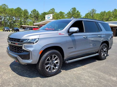 Used 2021 Chevrolet Tahoe Z71 w/ Luxury Package image 3