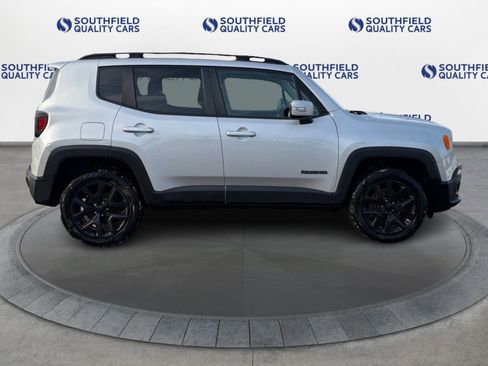 Used 2018 Jeep Renegade Altitude image 8