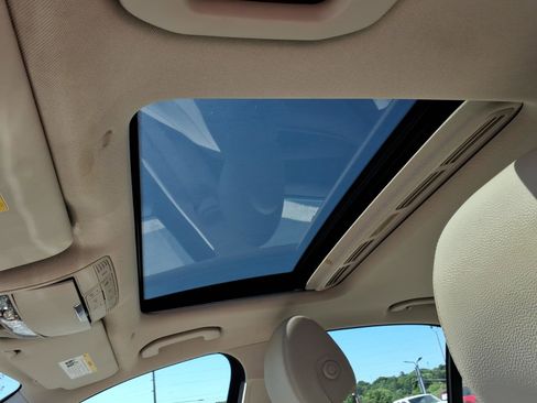 Used 2017 Mercedes-Benz E 300 image 17
