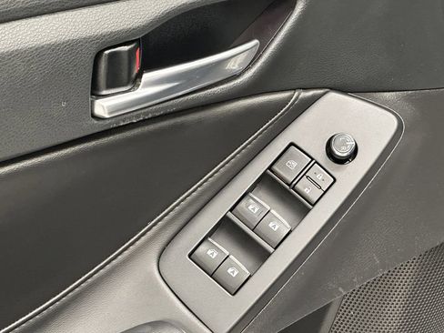 Used 2020 Toyota Avalon XLE image 11