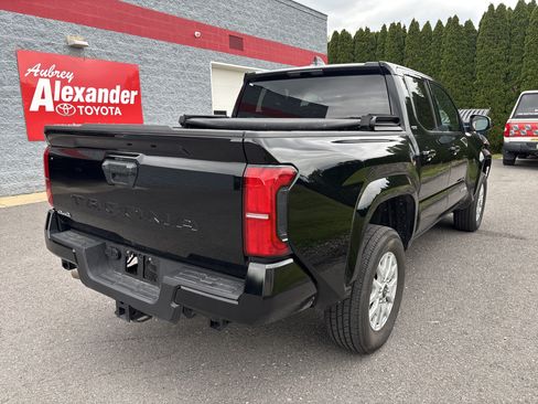 Certified 2025 Toyota Tacoma SR5 AWD/4WD image 3