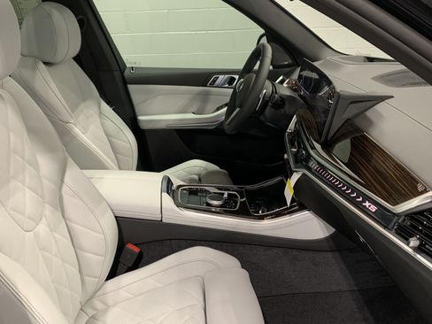 Used 2026 BMW X5 sDrive40i w/ M Sport Package RWD image 23