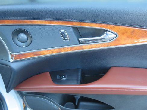 Used 2017 Lincoln MKX Reserve w/ Driver Assistance Package image 36