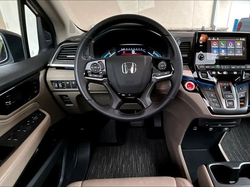 Certified 2023 Honda Odyssey Touring image 39