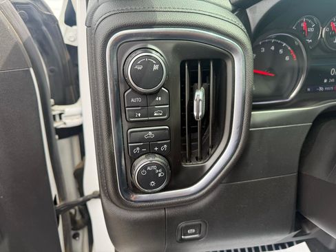 Used 2019 Chevrolet Silverado 1500 LT AWD/4WD image 14