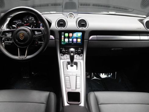 Used 2025 Porsche 718 Cayman image 3