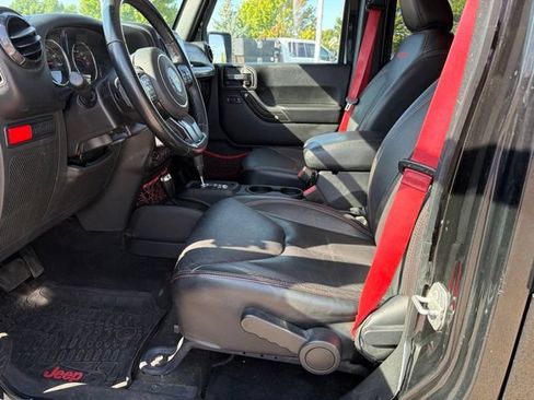 Used 2018 Jeep Wrangler Unlimited Rubicon AWD/4WD image 15