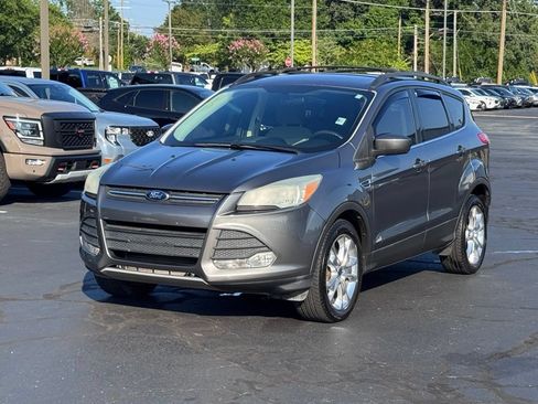 Used 2013 Ford Escape SE FWD image 2