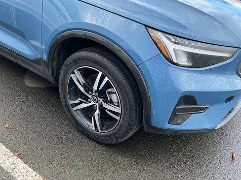 Used 2024 Volvo XC40 B5 Core image 6