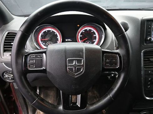Used 2018 Dodge Grand Caravan SE image 22