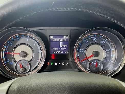 Used 2015 Chrysler Town & Country Touring image 10