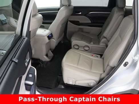 Used 2018 Toyota Highlander Limited image 32