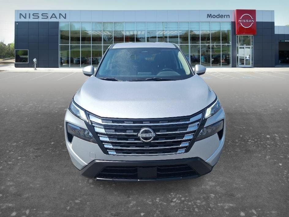Certified 2025 Nissan Rogue SV AWD/4WD image 2