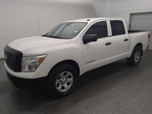 Used 2019 Nissan Titan S AWD/4WD image 2