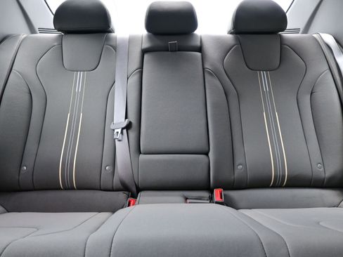 Certified 2025 Hyundai Elantra SEL image 16