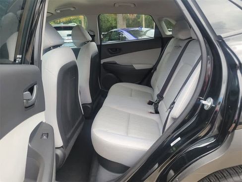 Used 2023 Hyundai Kona SEL image 11