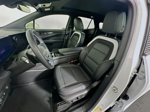 Used 2025 Chevrolet Blazer EV LT AWD/4WD image 13