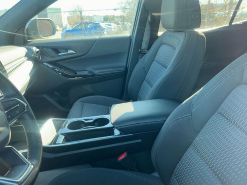 Used 2025 Chevrolet Equinox LT image 7