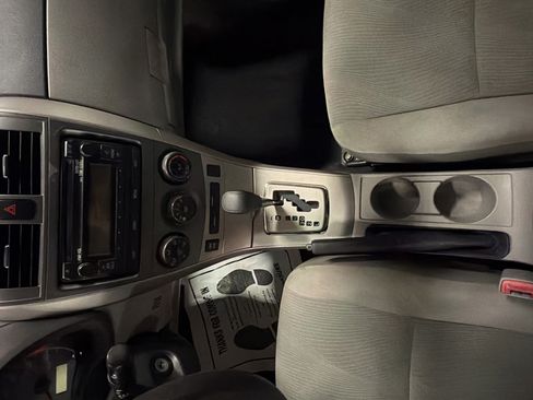 Used 2012 Toyota Corolla LE FWD image 18
