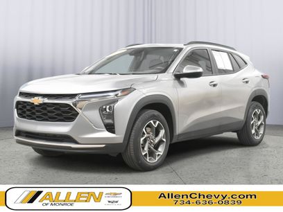 Used 2025 Chevrolet Trax LT w/ Driver Confidence Package