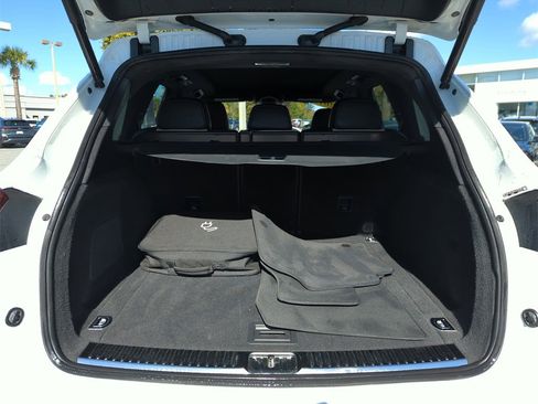 Used 2017 Porsche Cayenne S Platinum image 19