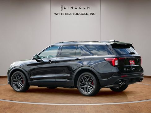 Used 2025 Ford Explorer ST AWD/4WD image 7