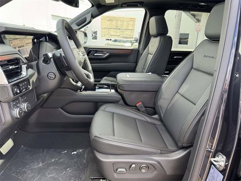 New 2026 GMC Yukon XL Denali w/ Sun & Power Step Package image 6