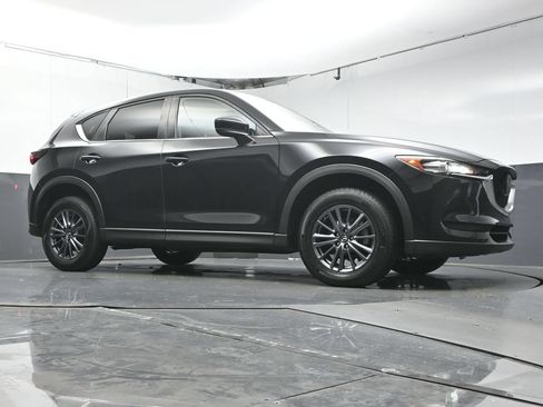 Used 2020 MAZDA CX-5 Touring FWD image 32