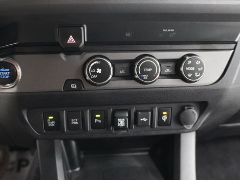 Used 2020 Toyota Tacoma TRD Sport w/ Technology Package RWD image 23