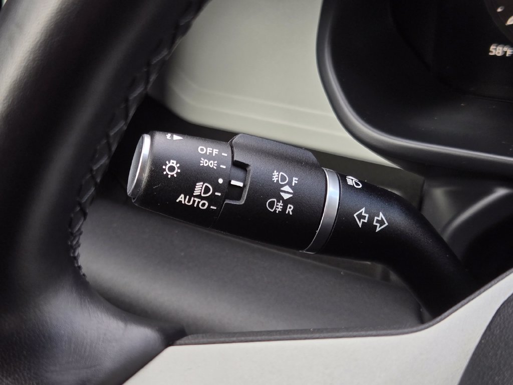 Used 2024 Land Rover Defender 110 X-Dynamic SE AWD/4WD image 34