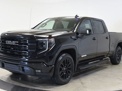 Used 2024 GMC Sierra 1500 Elevation w/ Elevation Premium Package AWD/4WD image 9