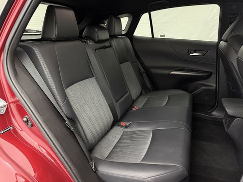 Used 2021 Toyota Venza XLE image 29