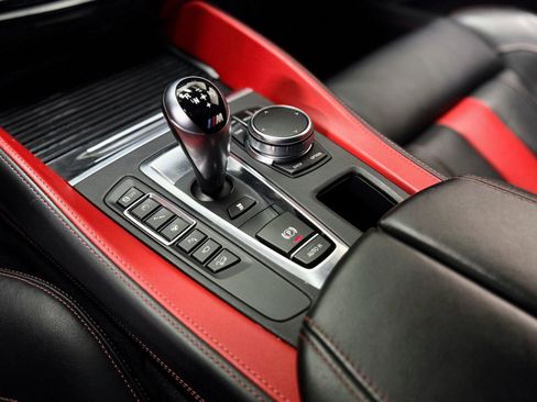 Used 2018 BMW X5 M image 23
