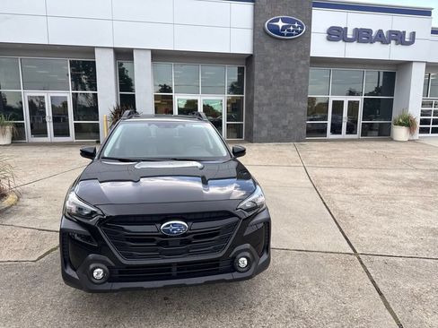 Used 2025 Subaru Outback Onyx Edition AWD/4WD image 2