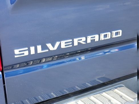 Used 2021 Chevrolet Silverado 1500 LT Trail Boss w/ Convenience Package II image 11