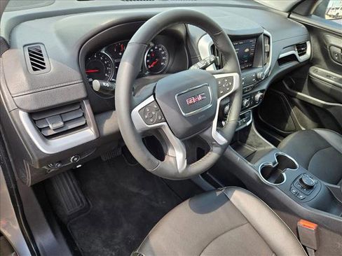Used 2024 GMC Terrain SLT AWD/4WD image 10