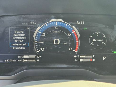 Used 2022 Toyota Tundra Platinum w/ Advanced Package AWD/4WD image 31