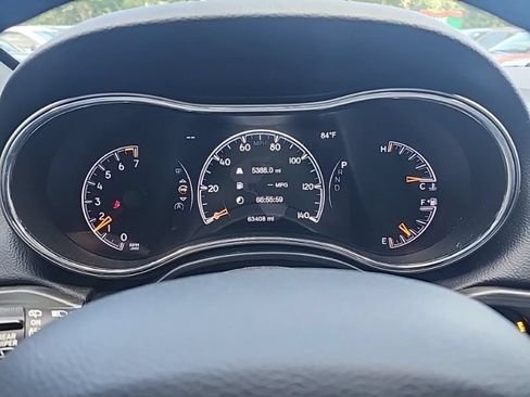 Used 2019 Jeep Grand Cherokee Laredo AWD/4WD image 11