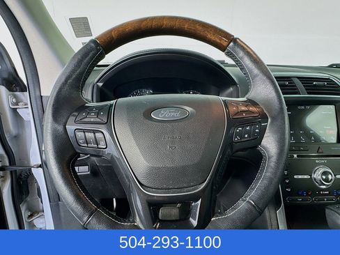 Used 2017 Ford Explorer Platinum image 11